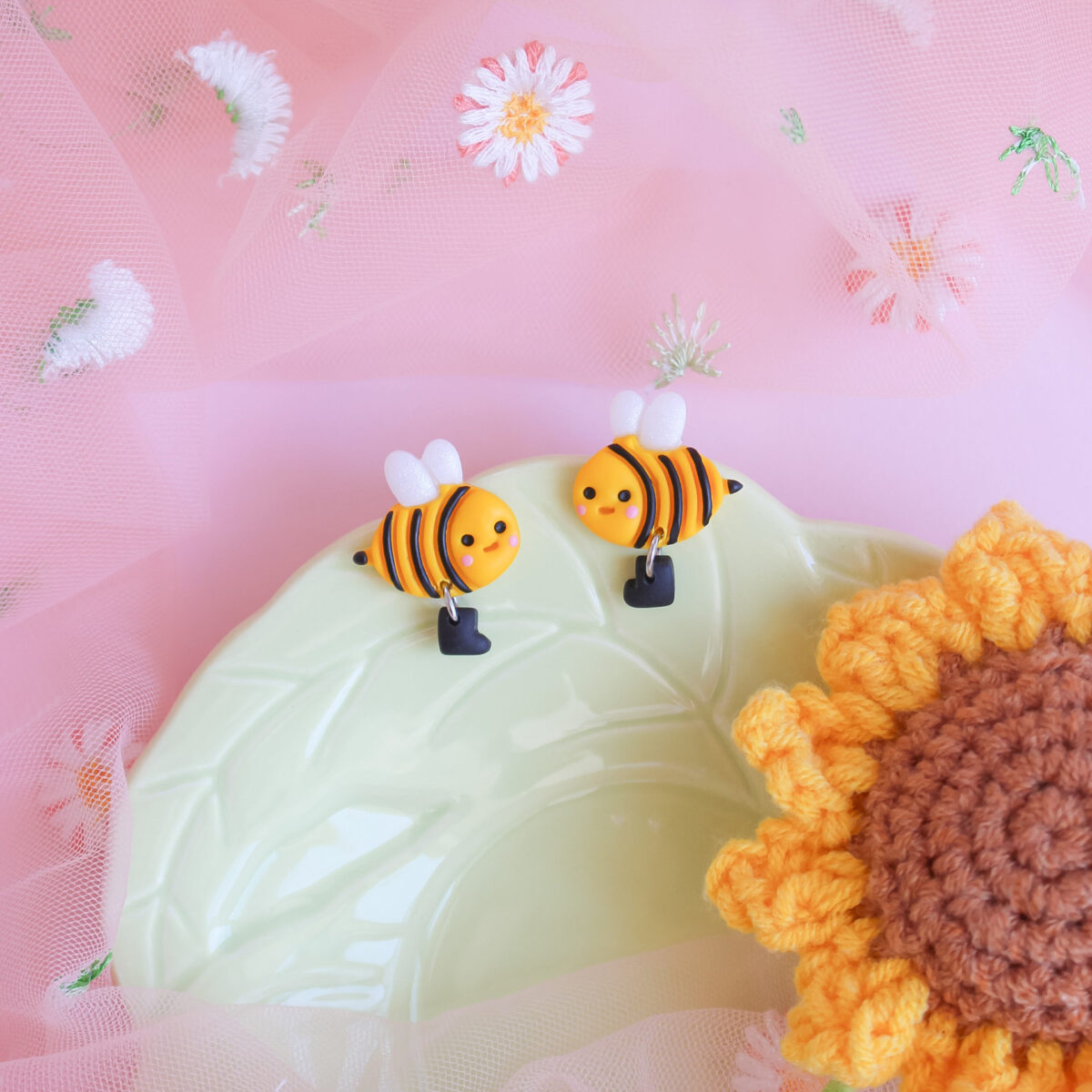 Brincos Bee