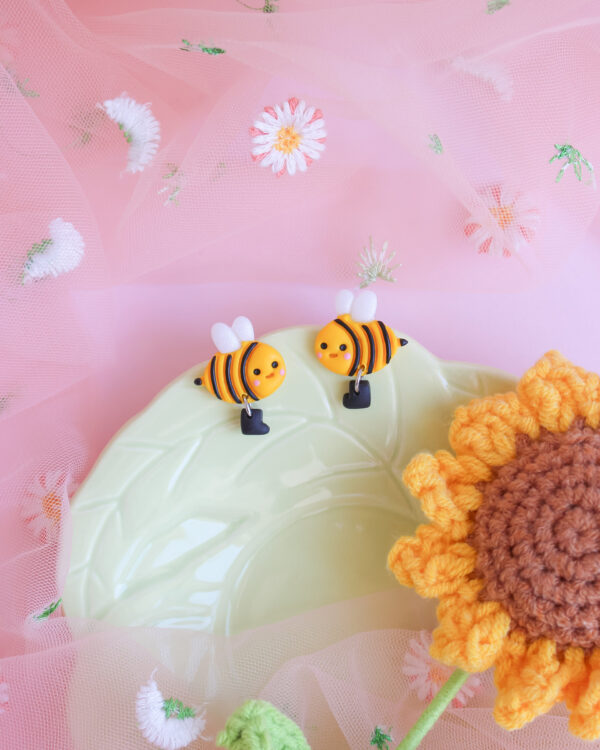 Brincos Bee